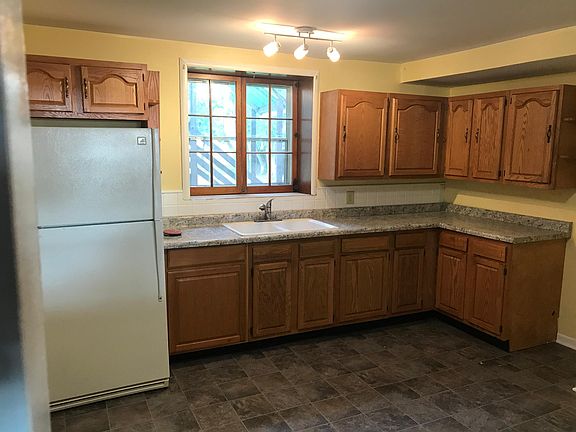4th image of 100 Deer Creek Dr #1