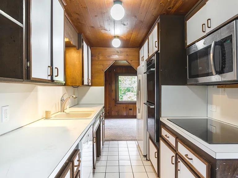 1227 S 284th St — Photo 14