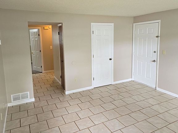 3rd image of 701 N 13th Ter APT E