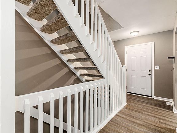 5th image of 7279 Kirkdale Dr #27E