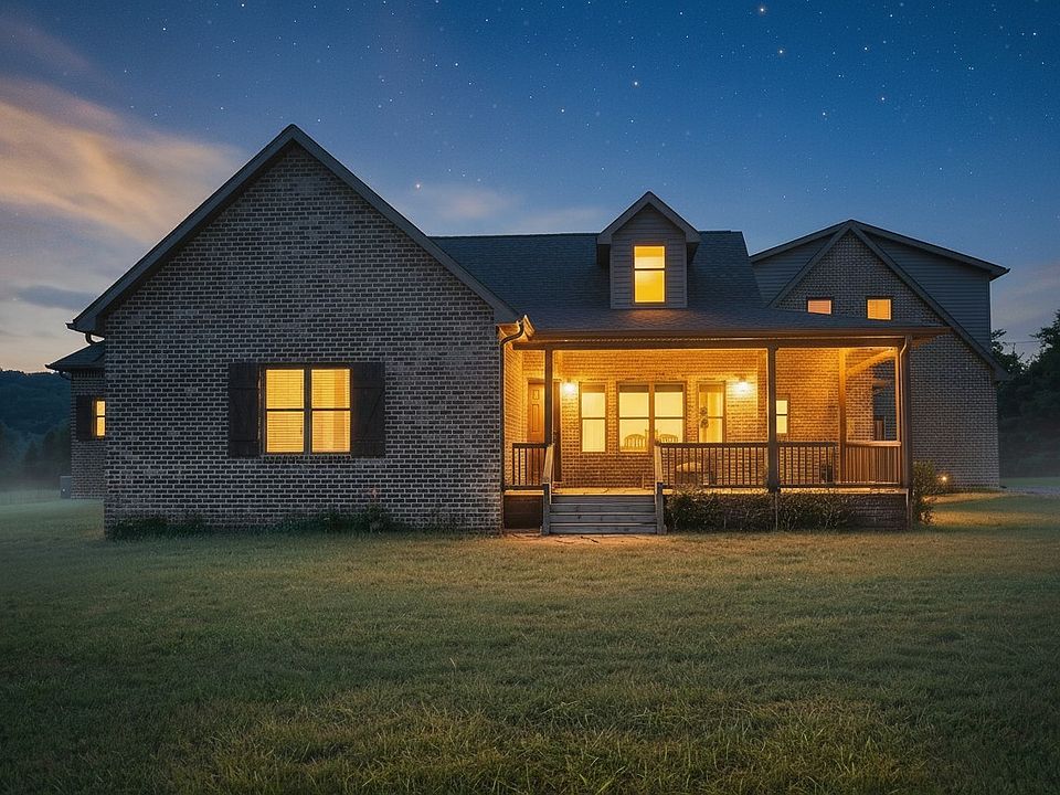 1st image of 28 Henderson Rd