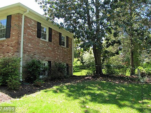 4th image of 8026 Candlewood Dr