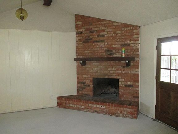 2nd image of 3138 Sunset Dr
