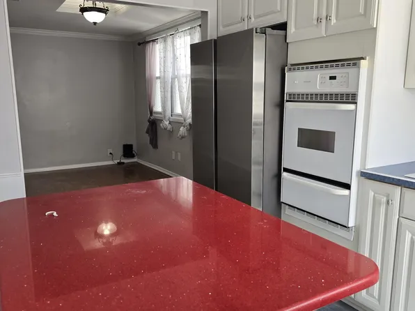 120 West 13th Street image 3 of 16