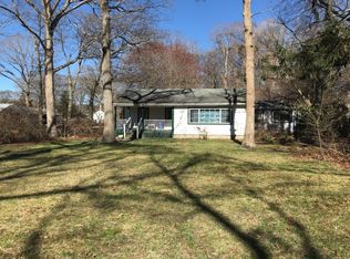 33 Wellington Rd, Middle Island, NY 11953