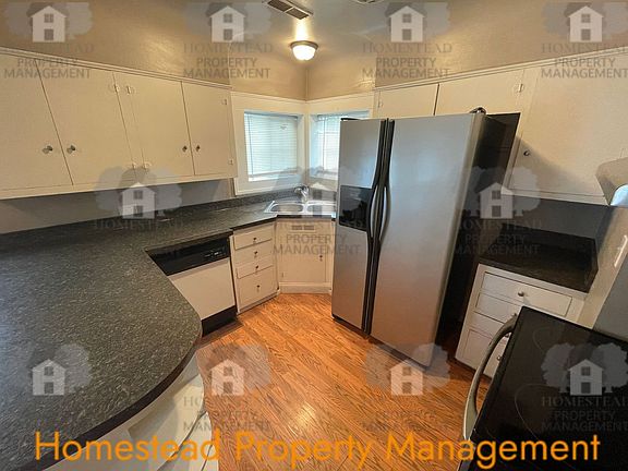5th image of 2095 Laurel Ave NE #860