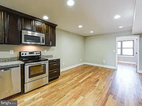 2 bed, 1.0 bath, 765 sqft, $2,699 — Photo 4