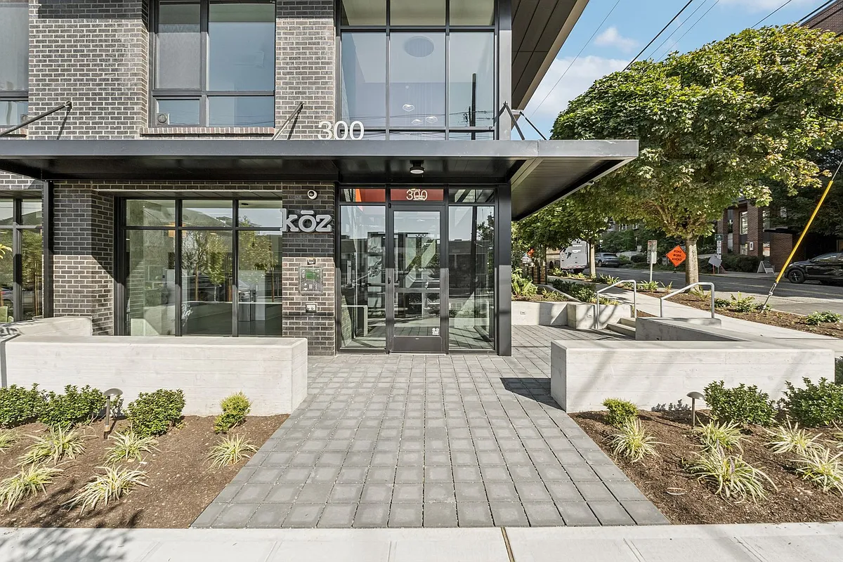 Building Photo - Koz Uptown