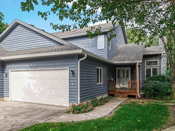 319 Sand Creek Dr, Chesterton, IN 46304