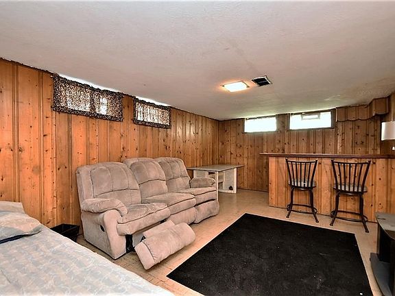 4th image of 1396 S Belvoir Blvd
