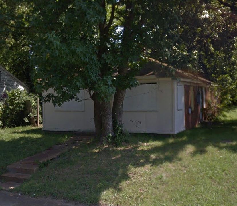 2nd image of 712 Lester St
