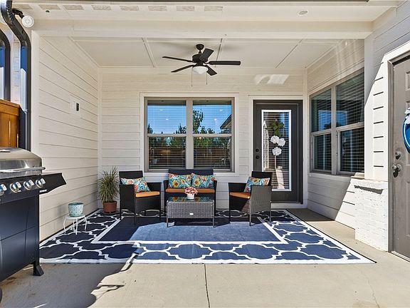 5th image of 542 Grey Oak Cir