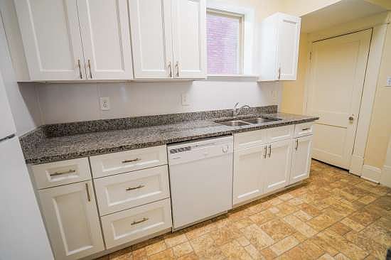 5th image of 258 E 19th Ave