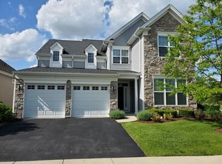 3850 Olympia Fields Dr, Elgin, IL 60124