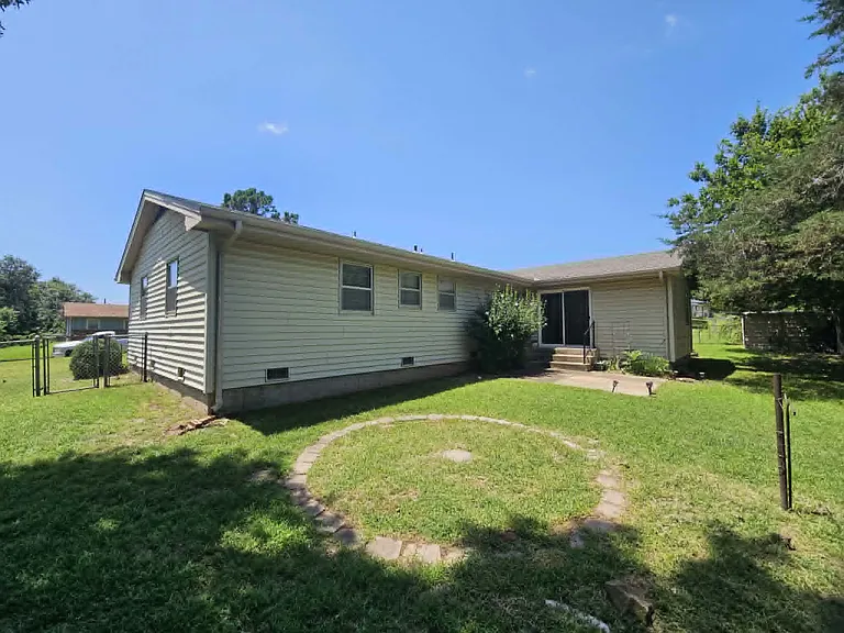 708 W Hartwood Ave — Photo 19