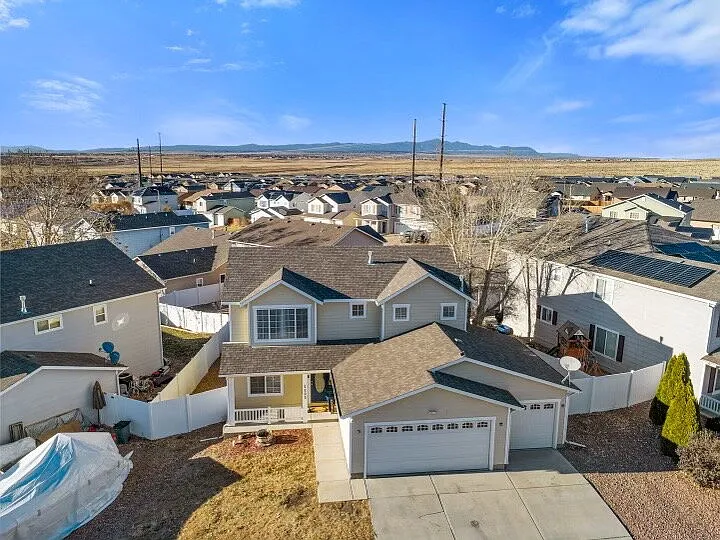 Building Photo - 2205 Meadowlark Ln