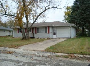 913 2nd Ave SW, Oelwein, IA 50662