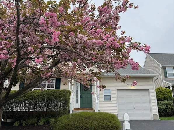 720 W Glenview Dr, West Grove, PA 19390