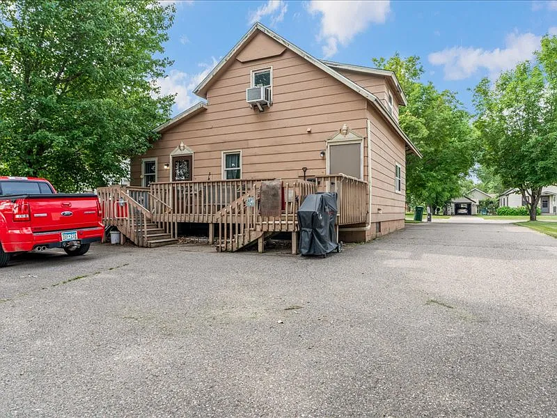 1 bed, 700 sqft, $1,025 — Photo 2