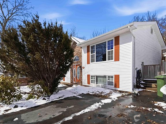 3rd image of 6 Rothsay Ct