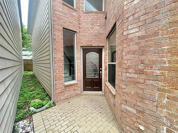 4th image of 1622 Cohn St