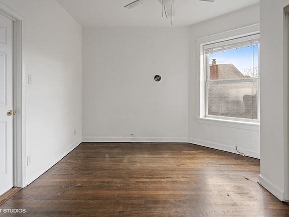 5th image of 3028 W Eastwood Ave