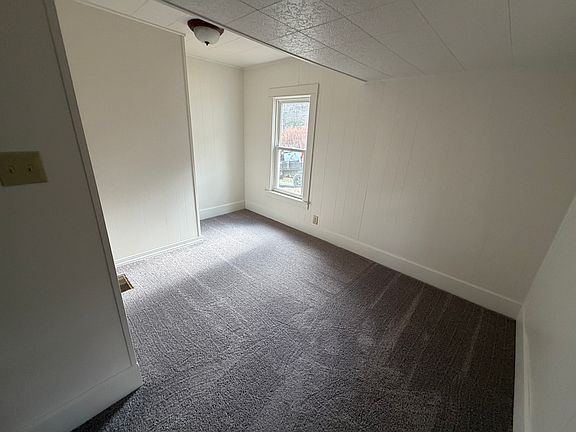 5th image of 716 Park Ln