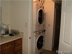 3rd image of 2405 Silver Cir