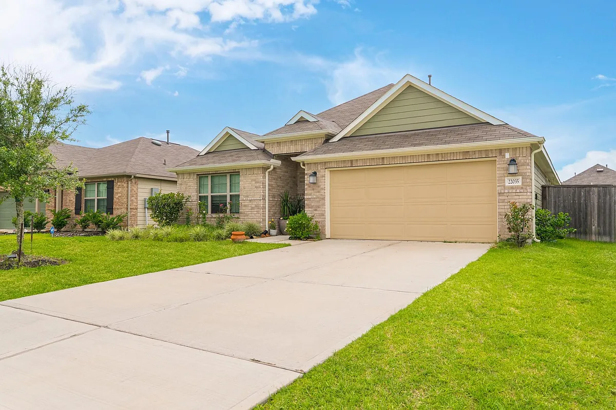 Building Photo - 22035 Juniper Crossing Dr