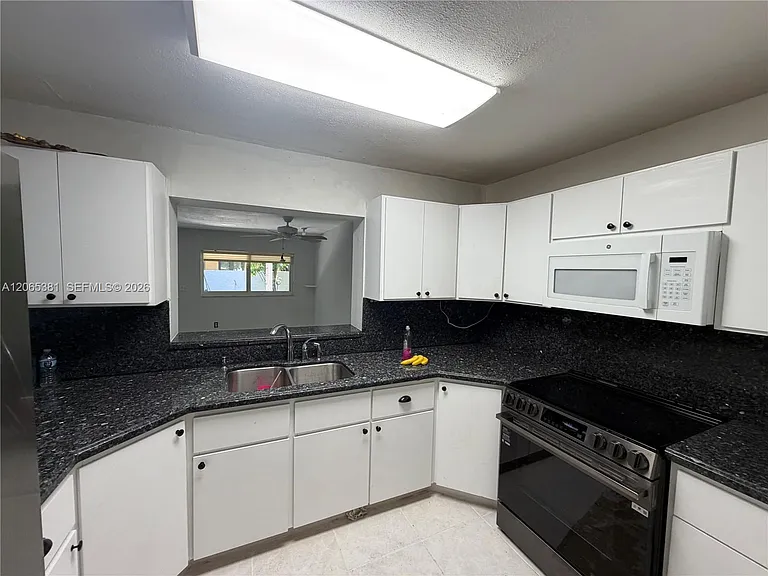 3613 SW 112th Pl — Photo 8