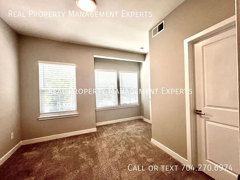 528 Billingsley Rd — Photo 12