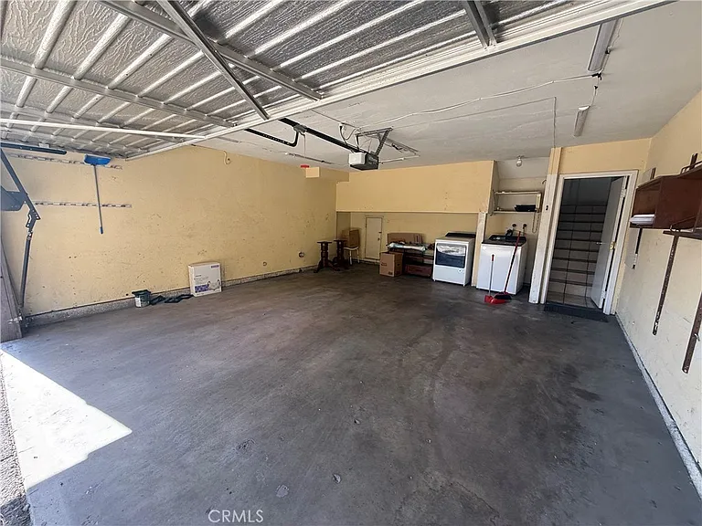 9131 Burnet Ave #10 — Photo 8