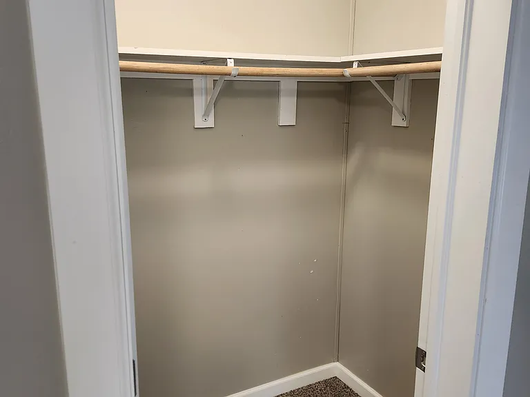 9010 Bowen Ln — Photo 10