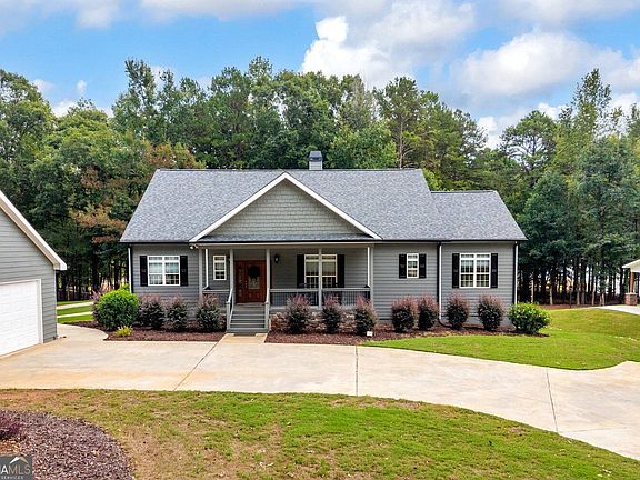 3rd image of 2716 Holcomb Dr