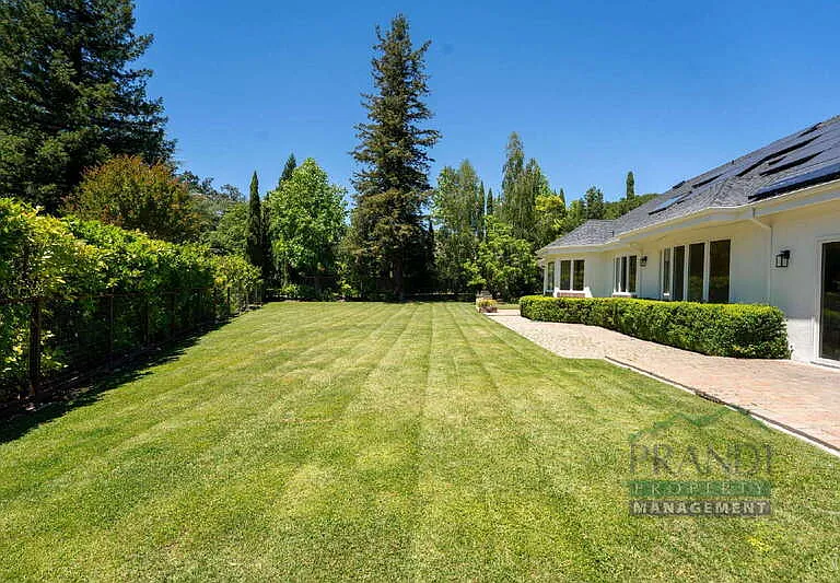 121 Laurel Grove Ave — Photo 5
