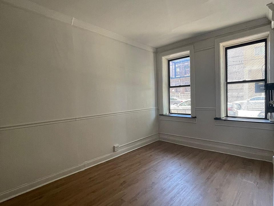 2nd image of 1475 Jesup Ave
