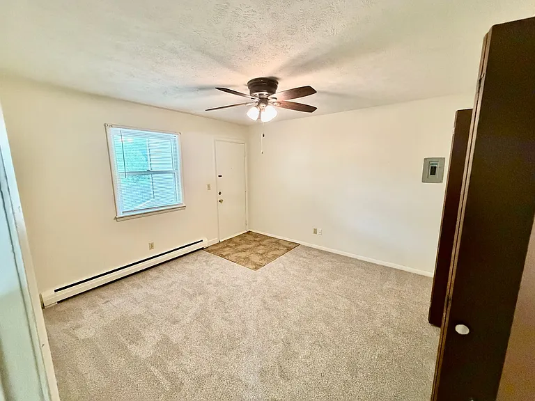 102 College Park — Photo 14