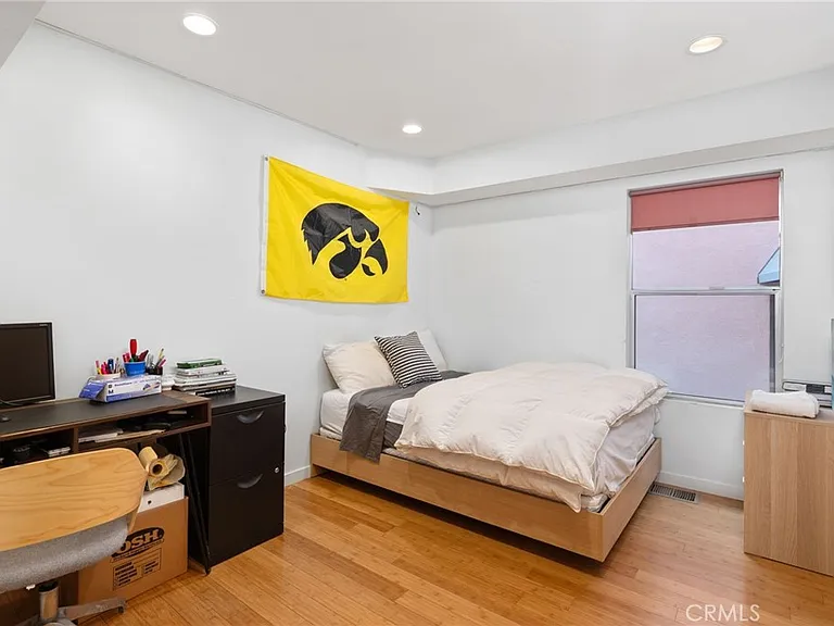 701 Loma Dr — Photo 28