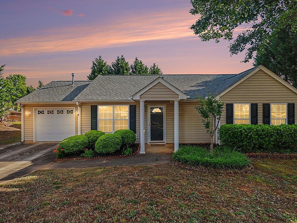1st image of 403 Crescentwood Ct