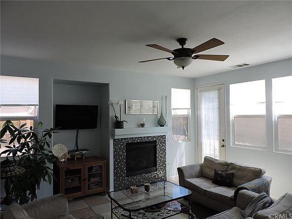 3rd image of 18609 Hilldale Ln