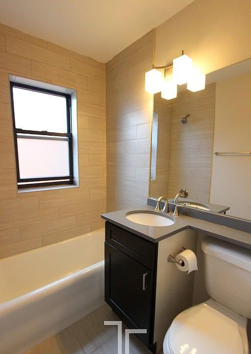1st image of 2420 N Kedzie Blvd APT 202