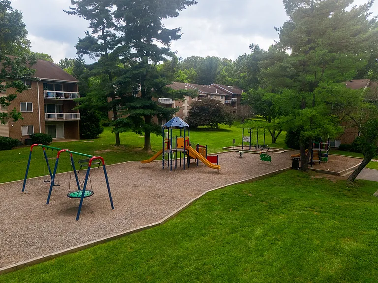 Columbia Choice Apartments — Photo 21