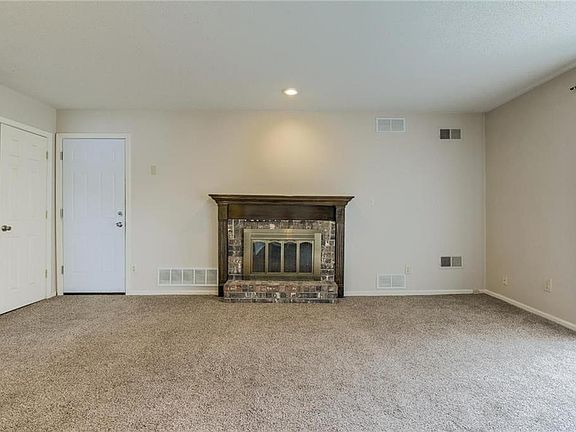 5th image of 5601/3 NW Hillside Dr