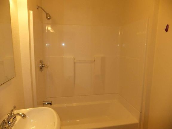4th image of 824 Rhode Island Ave #824
