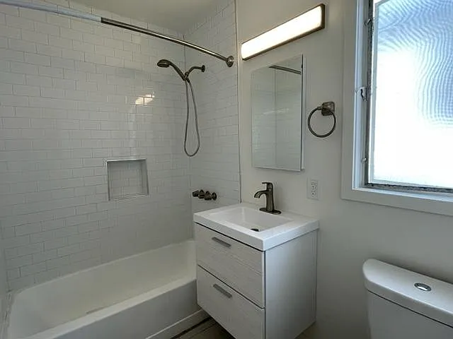 826 5th St #8 — Photo 9