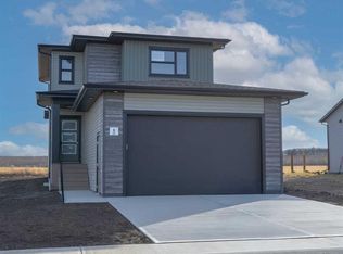 6 N Ian Way, Sylvan Lake, AB T4S0W5