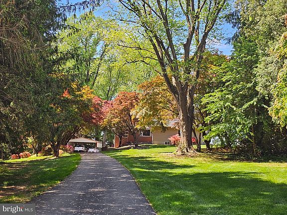 2nd image of 4619 Long Green Rd