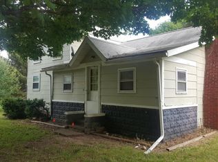 2445 Lilac Rd, Hillsdale, MI 49242