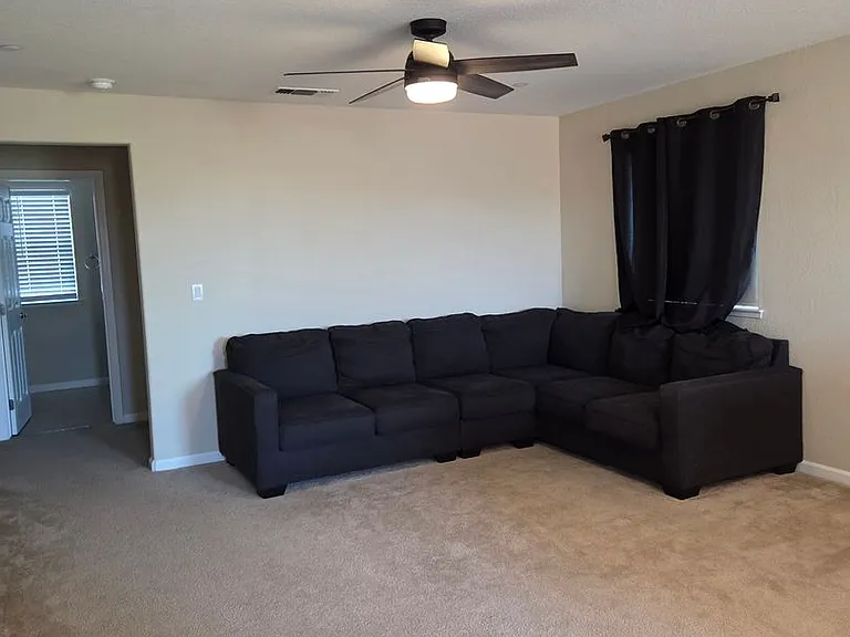 1443 Greenbrier Dr — Photo 18