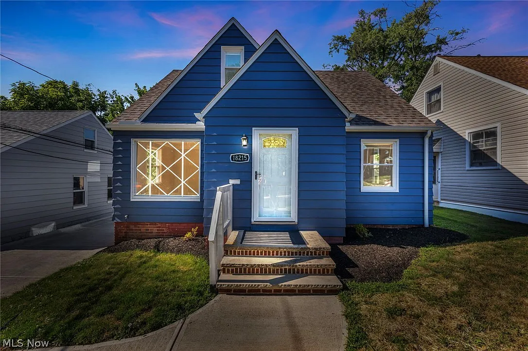 18215 Highland Dr photo 1